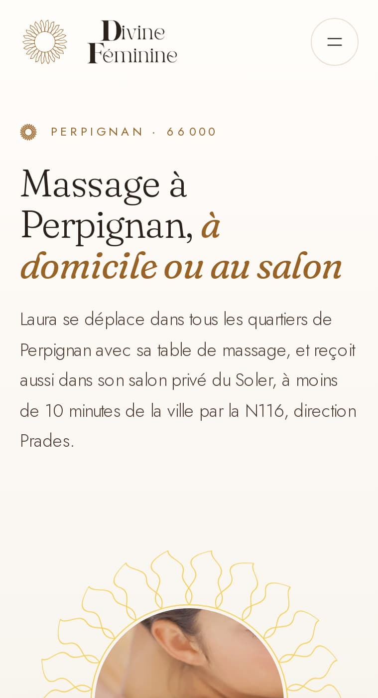 Page « Massage à Perpignan, à domicile ou au salon » sur mobile, photo couronnée de rayons en bas d’écran