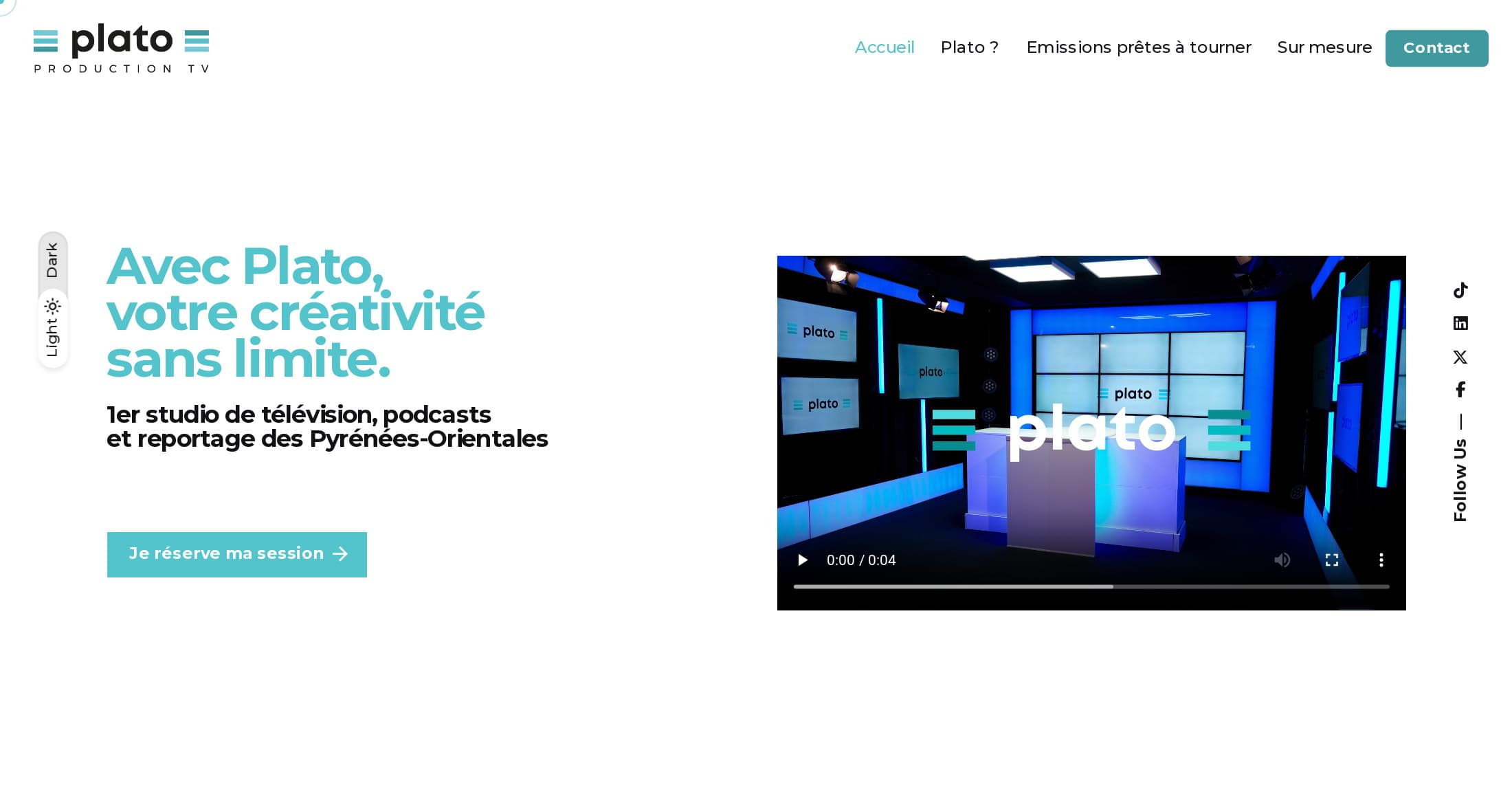 Accueil de plato-production.fr : « Avec Plato, votre créativité sans limite. 1er studio de télévision, podcasts et reportage des Pyrénées-Orientales », vidéo du plateau