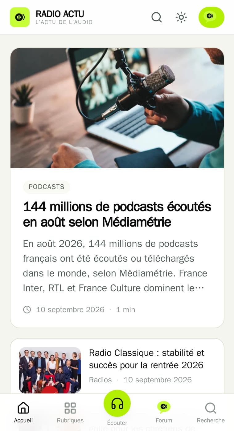 Accueil de radioactu.com sur mobile : article à la une et navigation en bas d’écran